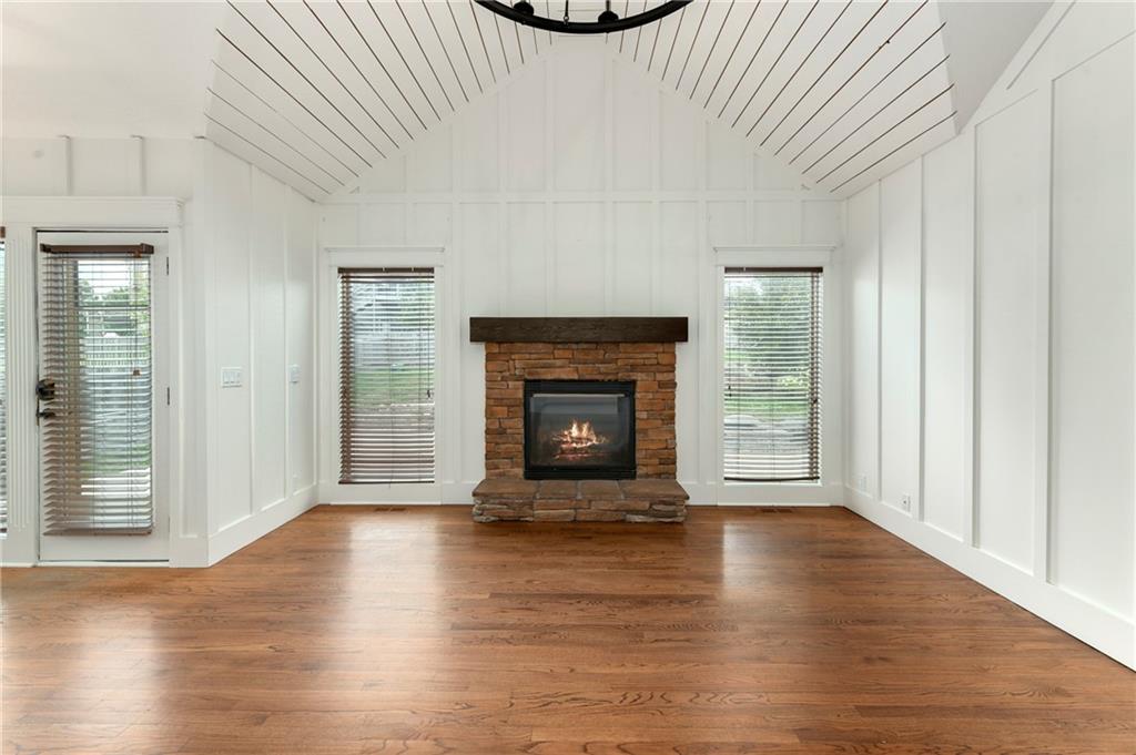 Photo 6 of 1007 Burr Oak Lane