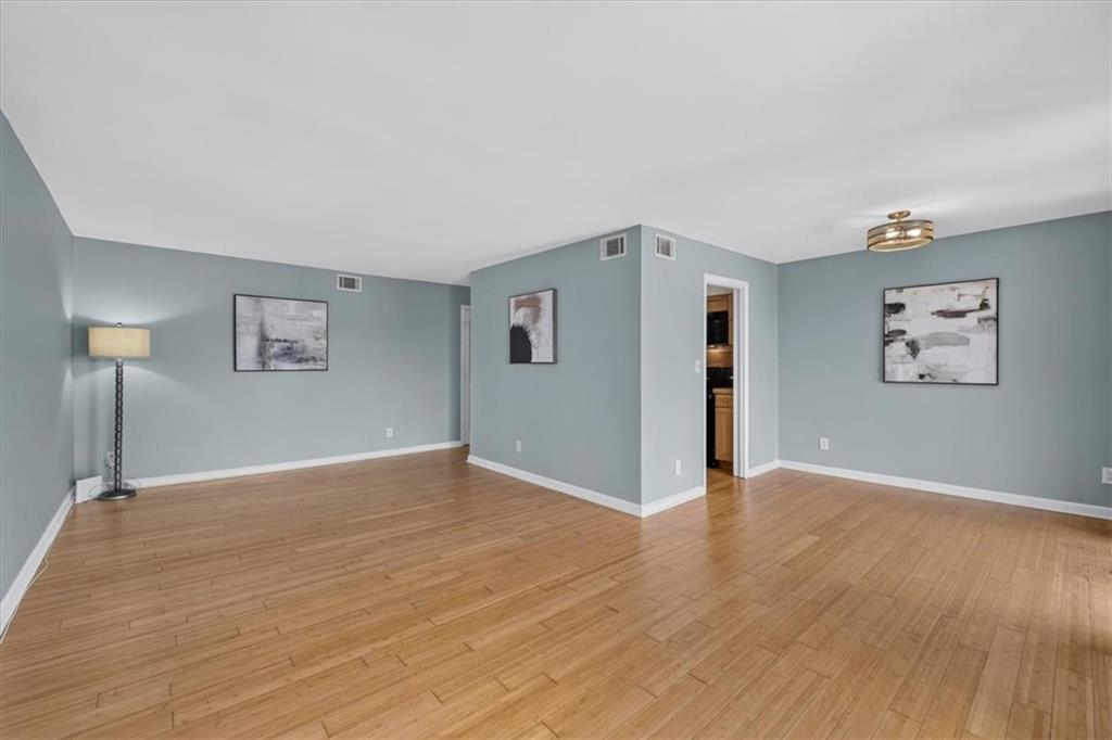 Photo 6 of 5019 Walnut Street #E