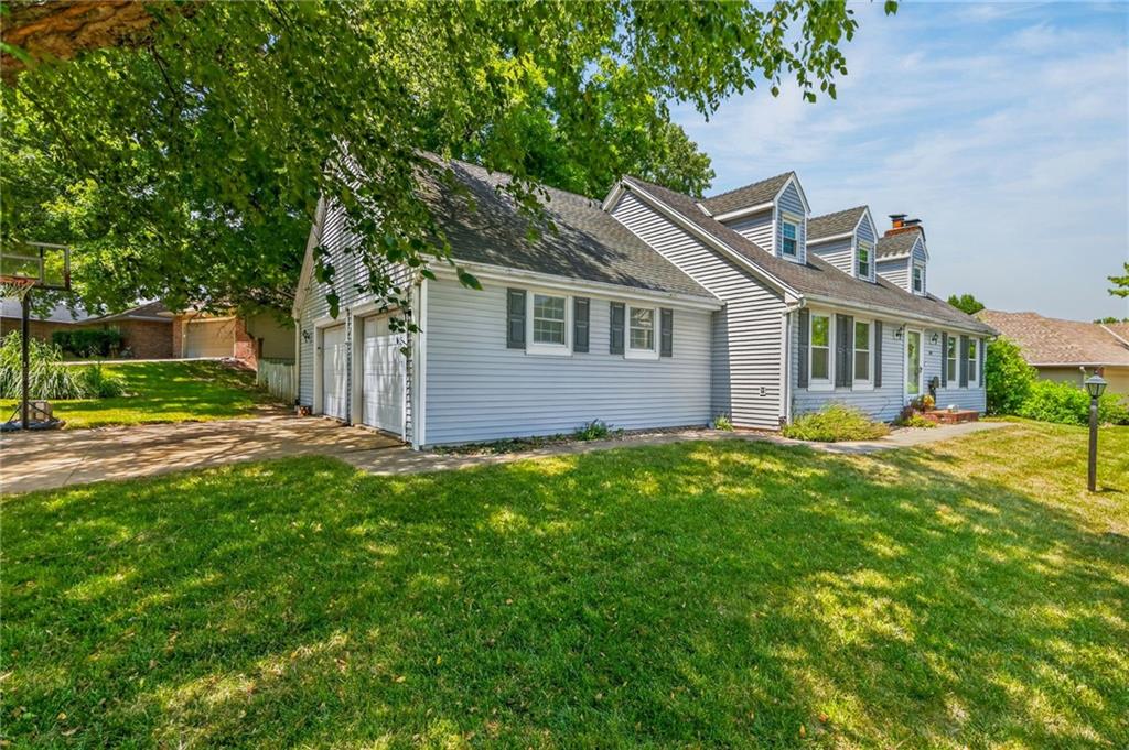 Photo 4 of 602 Greenbriar Terrace