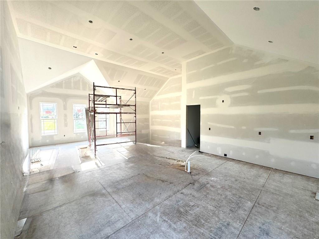 Photo 4 of 233 SE 141 Road