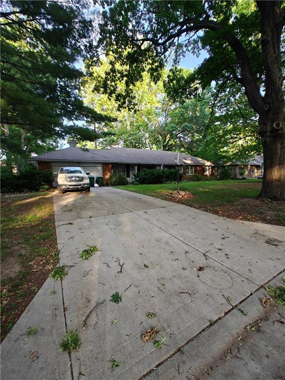 Photo of 9311 Wenonga Road in Leawood, KS