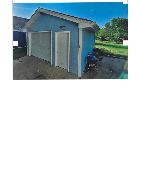 Photo 7 of 305 E Orchard Street