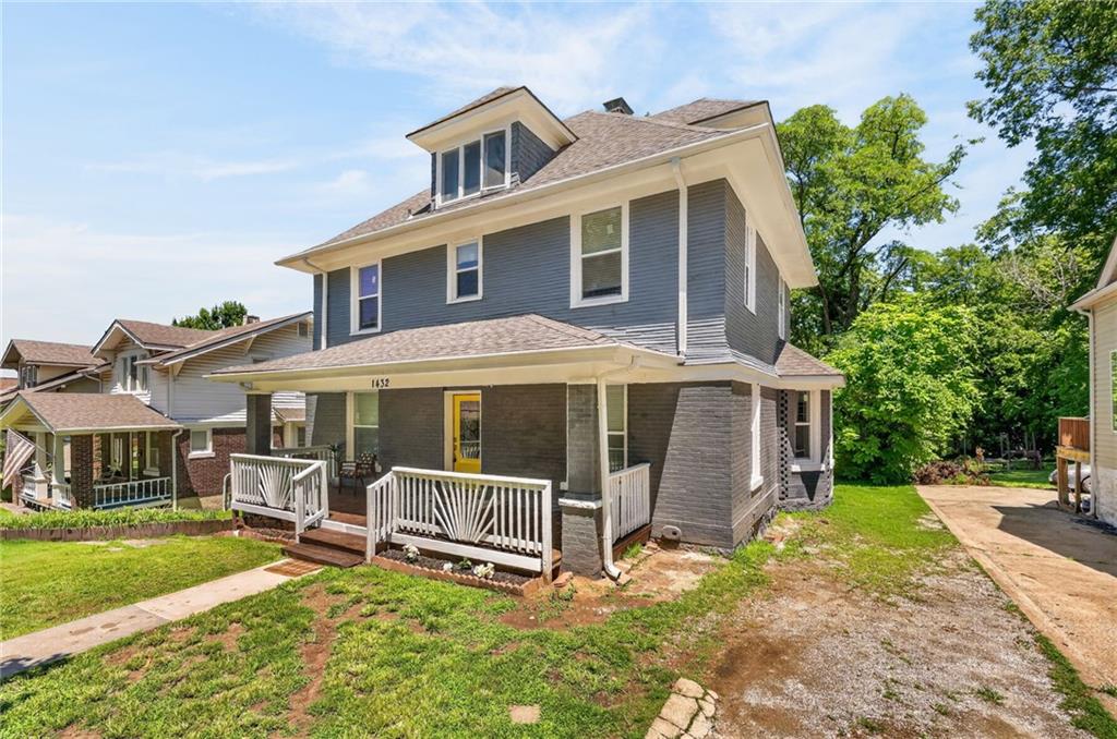 Photo 3 of 1432 W Walnut Street