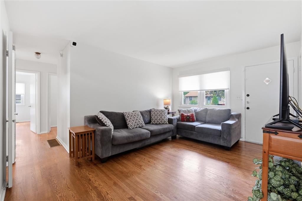 Photo 5 of 4009 S Spring Street