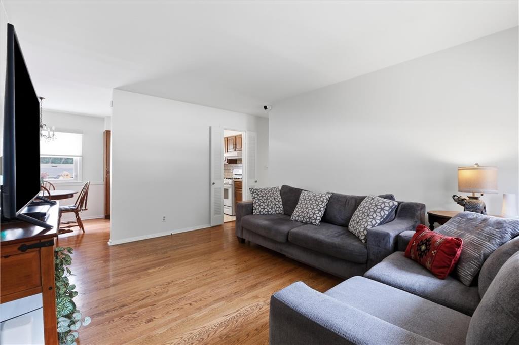Photo 6 of 4009 S Spring Street