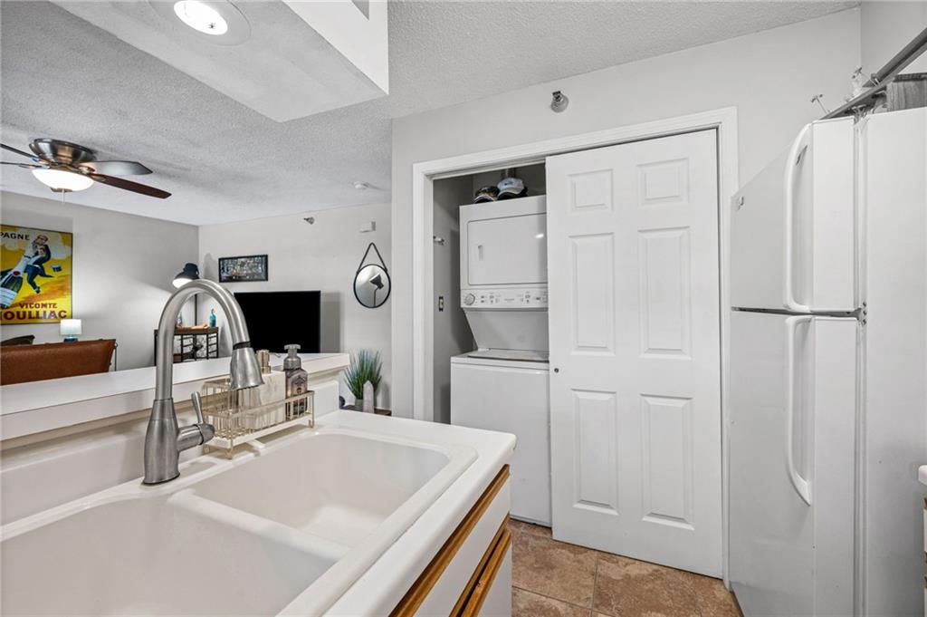 Photo 5 of 2317 NE 68th Street