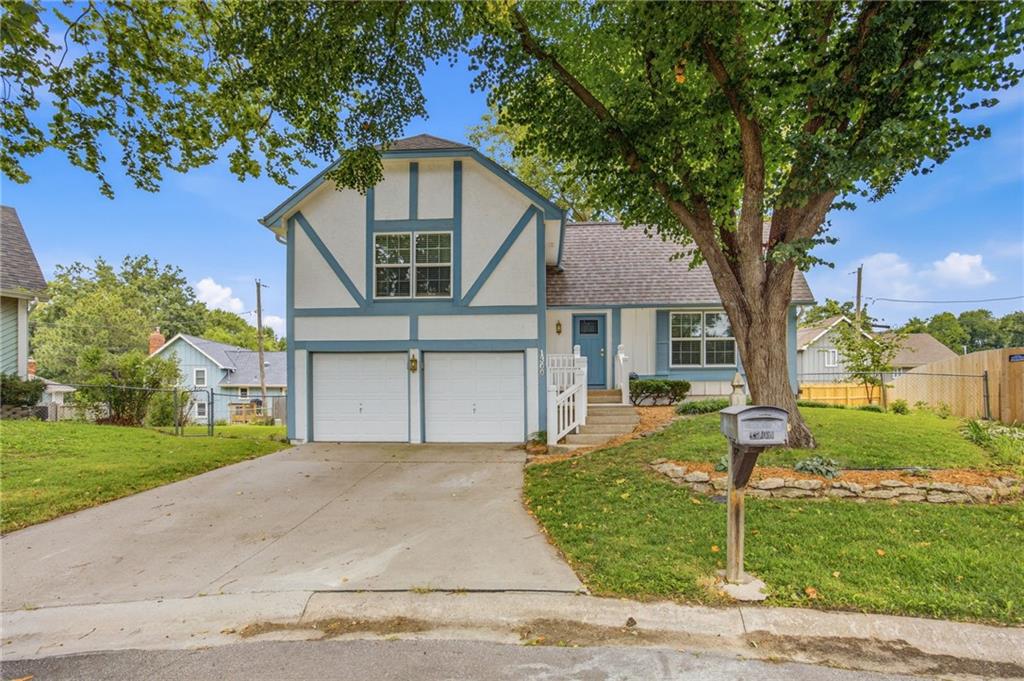 Photo of 1300 S Apache Court