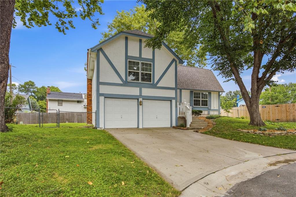 Photo 2 of 1300 S Apache Court