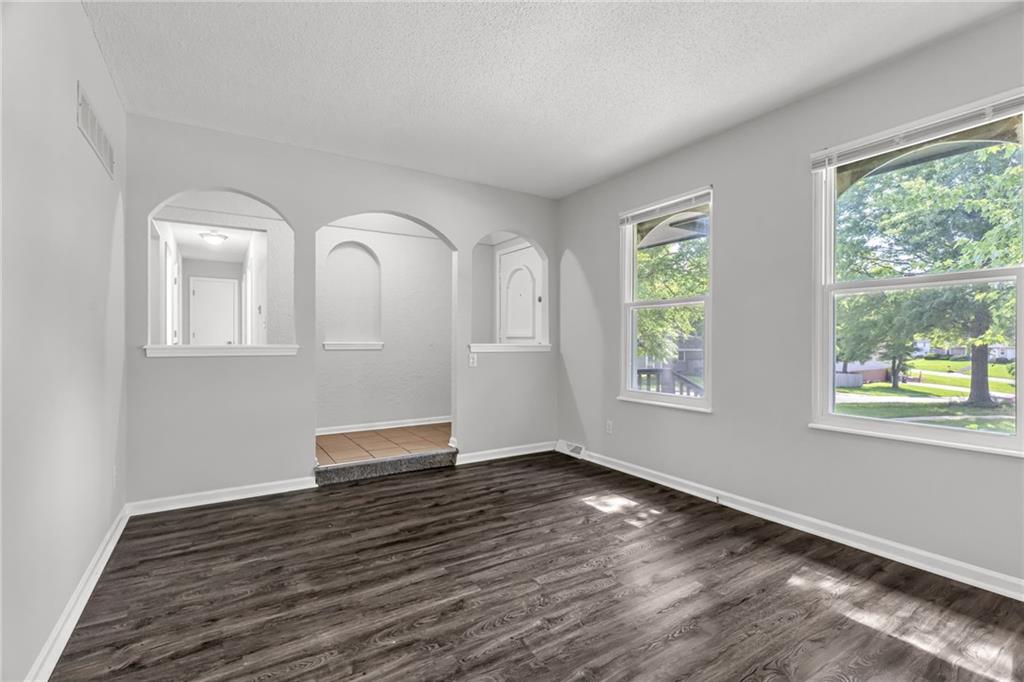 Photo 5 of 2020 SW Morningside Drive