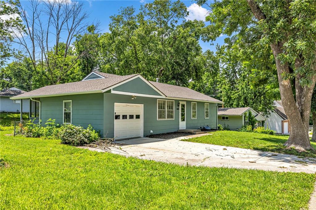 Photo 2 of 5015 NE 44th Street
