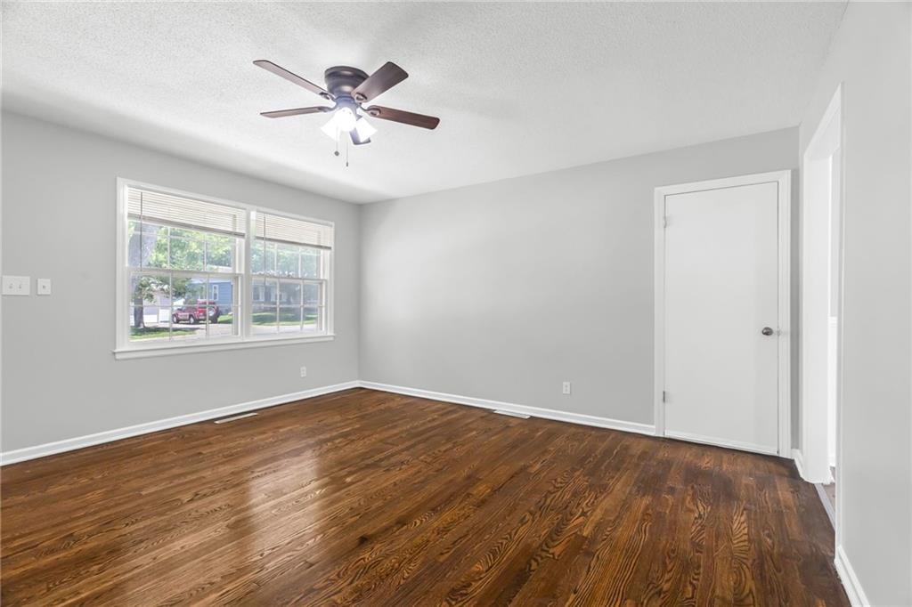 Photo 5 of 5015 NE 44th Street