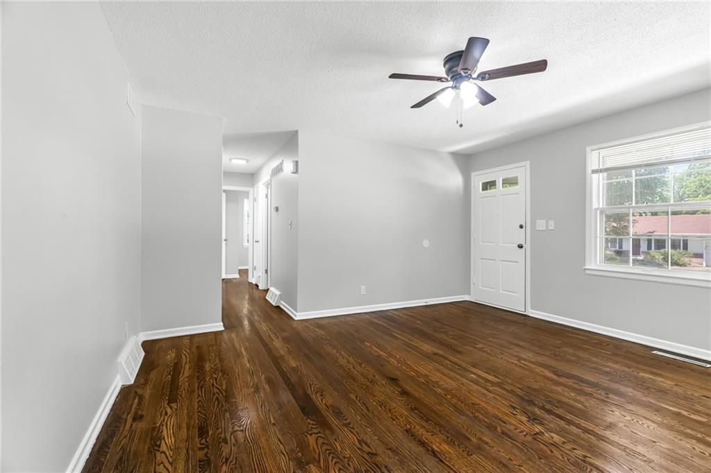 Photo 6 of 5015 NE 44th Street