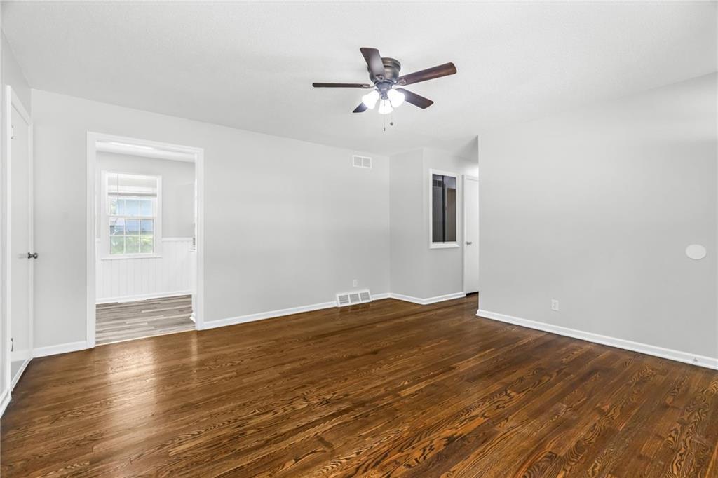 Photo 7 of 5015 NE 44th Street