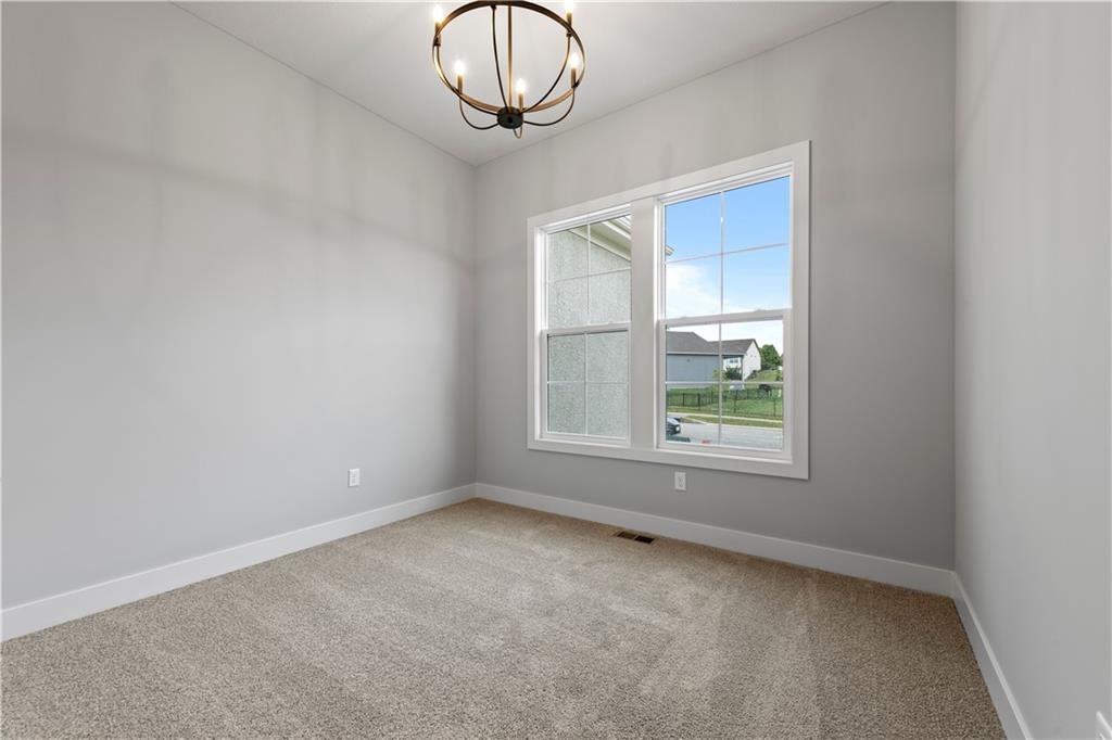 Photo 5 of 1608 SW Arbor Park Drive