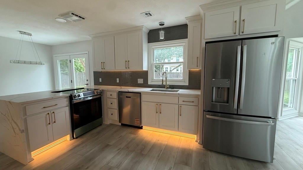 Photo 7 of 15105 Dearborn Street