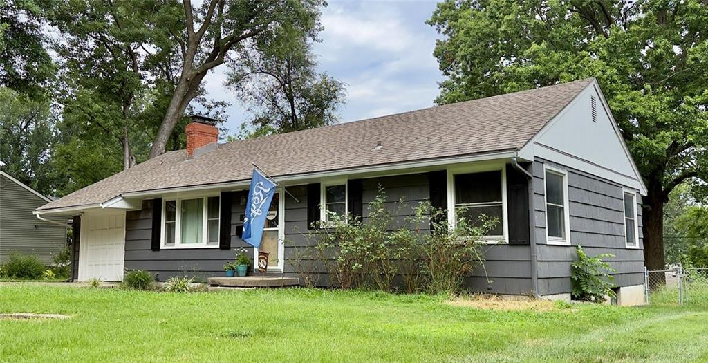 Photo 3 of 6814 W 73rd Street