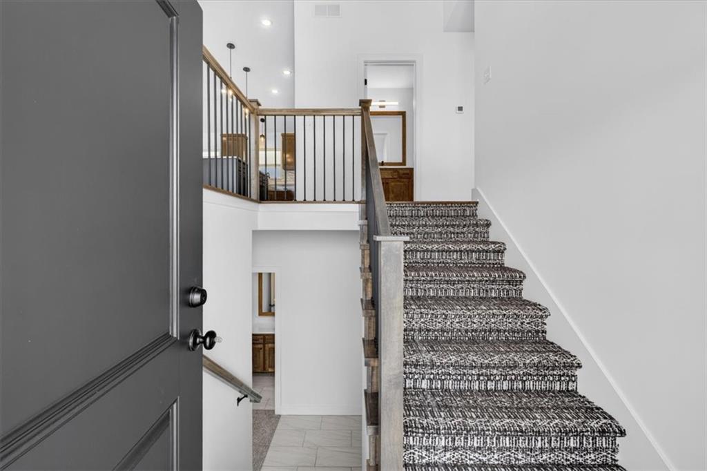 Photo 5 of 132 SE Nelson Drive