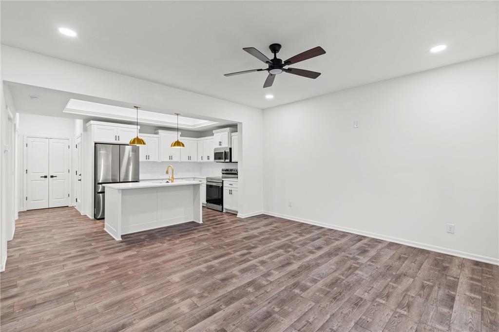 Photo 5 of 113 E 3rd Street