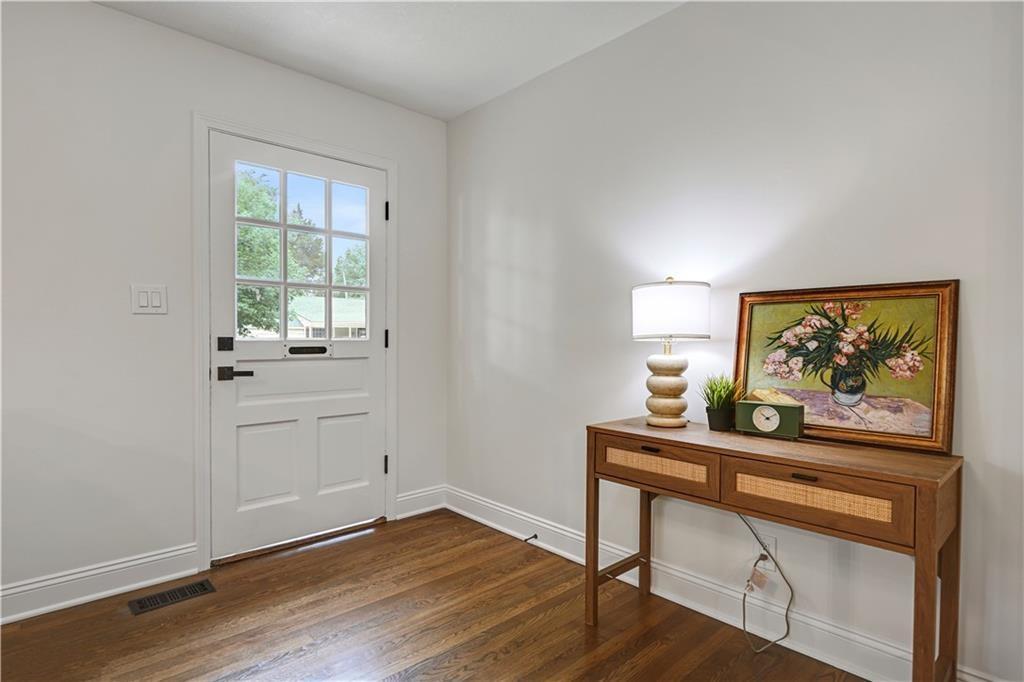 Photo 4 of 5408 W 72nd Street
