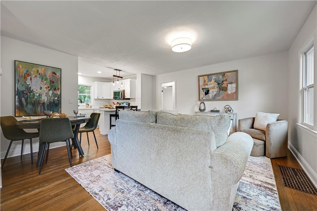 Photo 5 of 5408 W 72nd Street