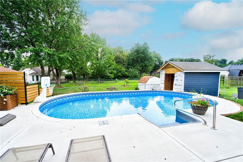 Photo 7 of 1743 Ridgeview Drive