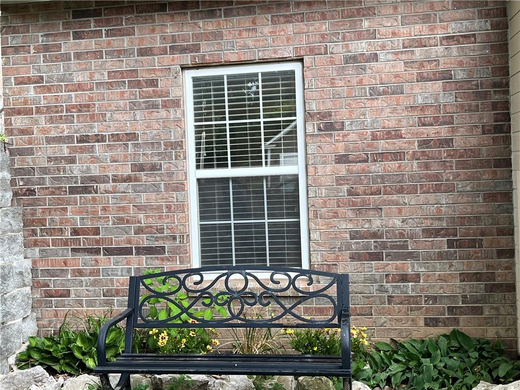 Photo 5 of 10916 N OXFORD Avenue