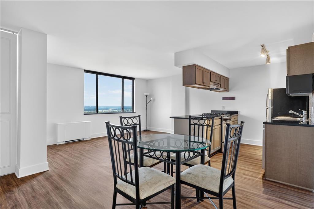 Photo of 600 E 8th Street #8H