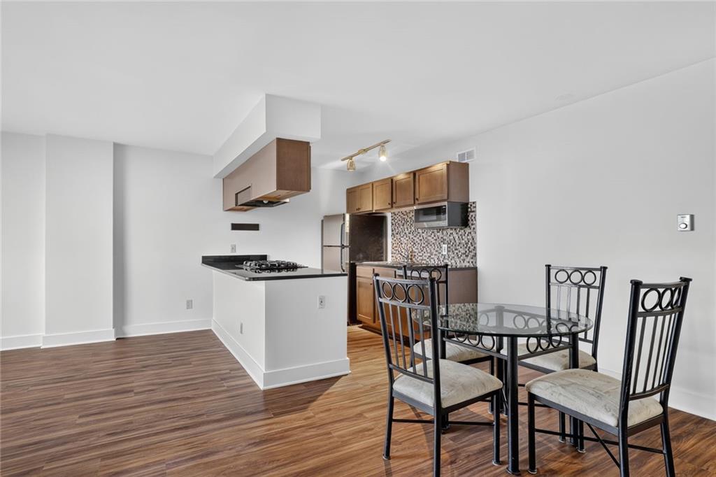 Photo 2 of 600 E 8th Street #8H