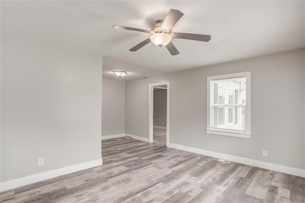 Photo 5 of 4552 N Locust Street
