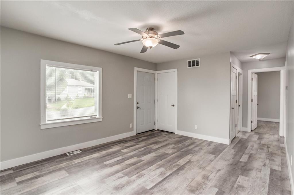 Photo 7 of 4552 N Locust Street