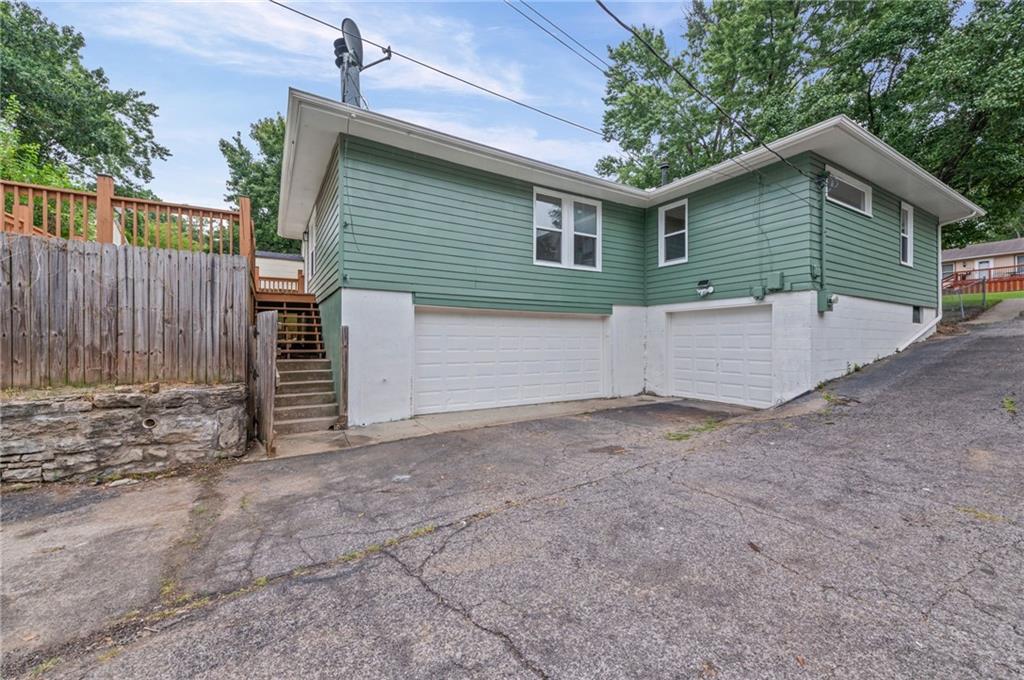 Photo 4 of 4504 Wood Avenue