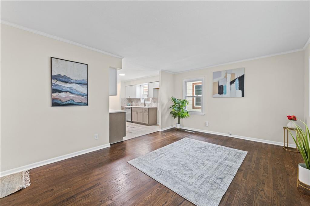 Photo 5 of 4504 Wood Avenue