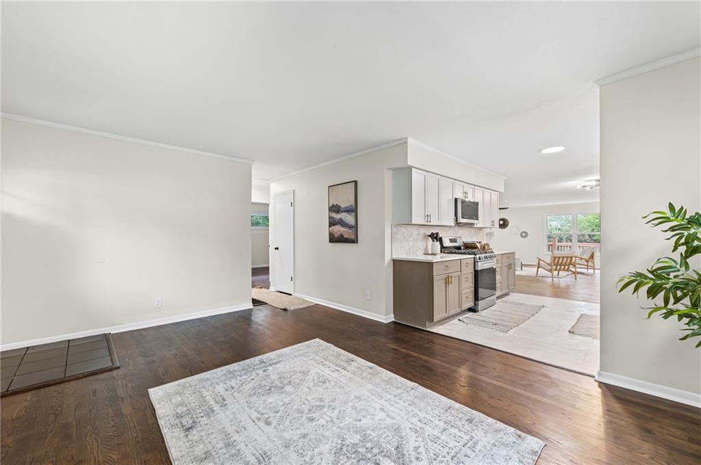 Photo 6 of 4504 Wood Avenue