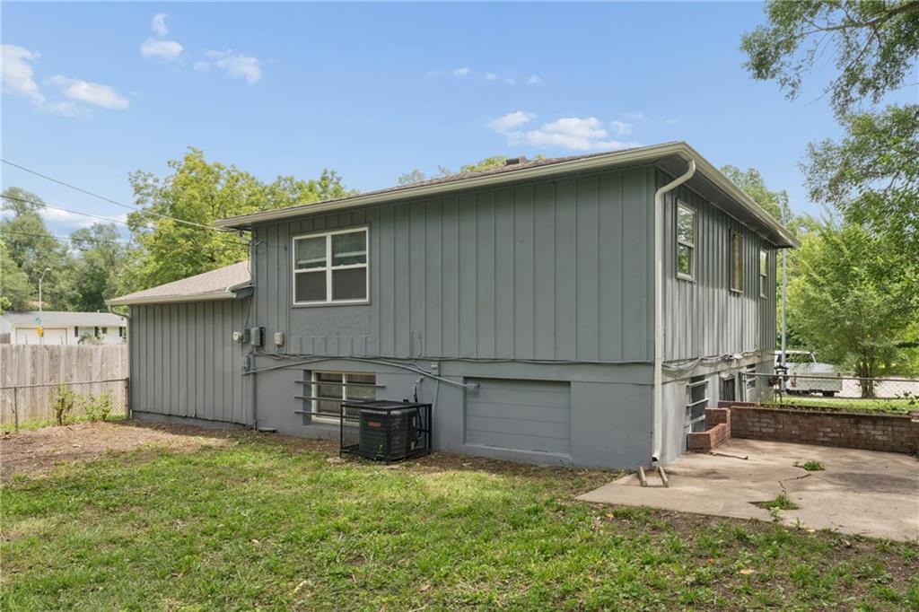 Photo 5 of 9505 Spring Valley Road