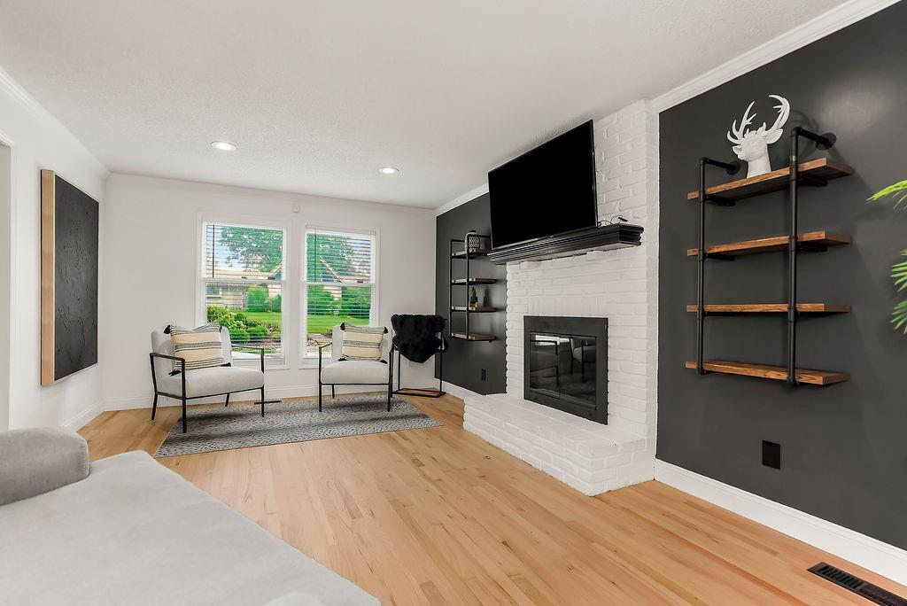 Photo 5 of 4900 Ballentine Street