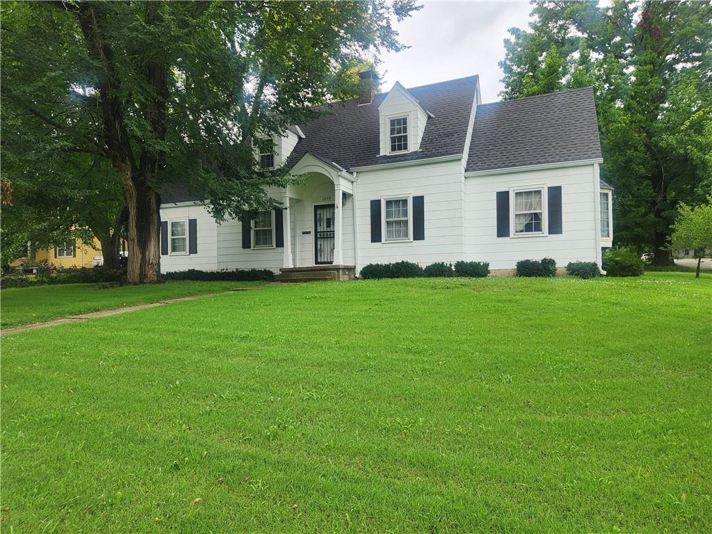 Photo of 1204 E Walnut Street