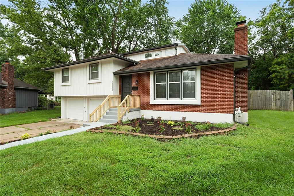 Photo 2 of 10805 E 65th Street