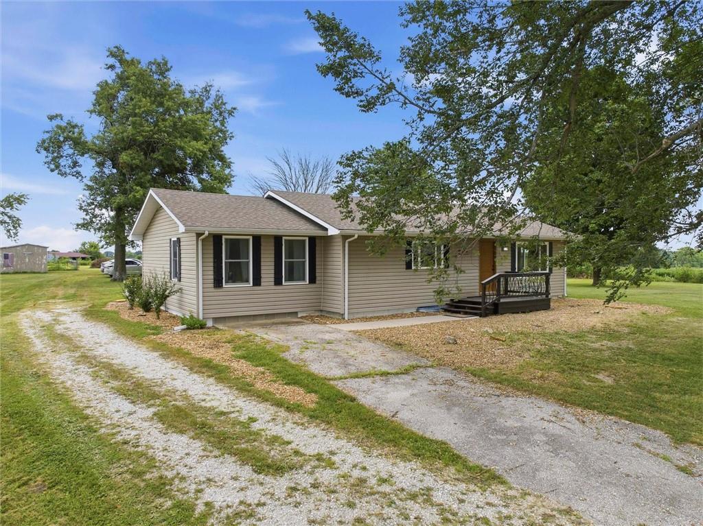 Photo 4 of 409 SW 1200 Road