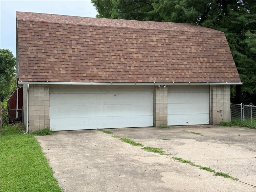 Photo 2 of 2209 S Ellison way N/A