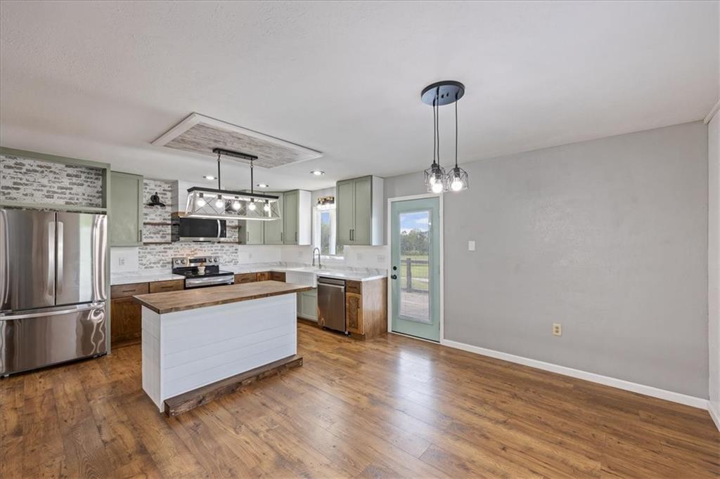Photo 6 of 1411 NW 200th Road