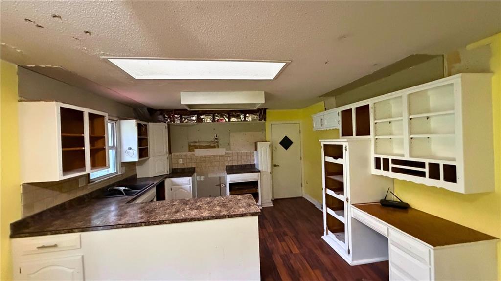 Photo 4 of 433 E Elm Street
