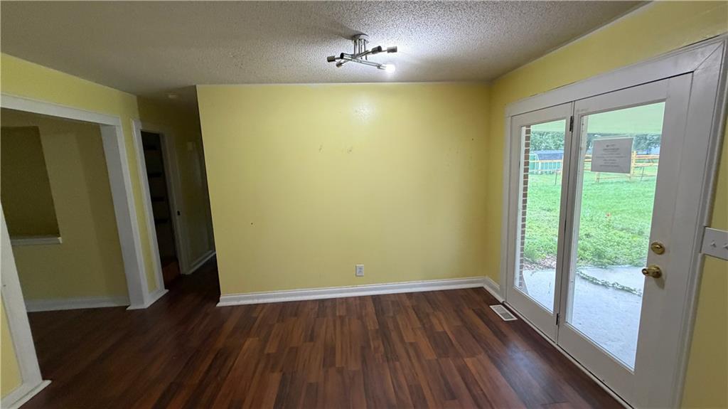 Photo 7 of 433 E Elm Street