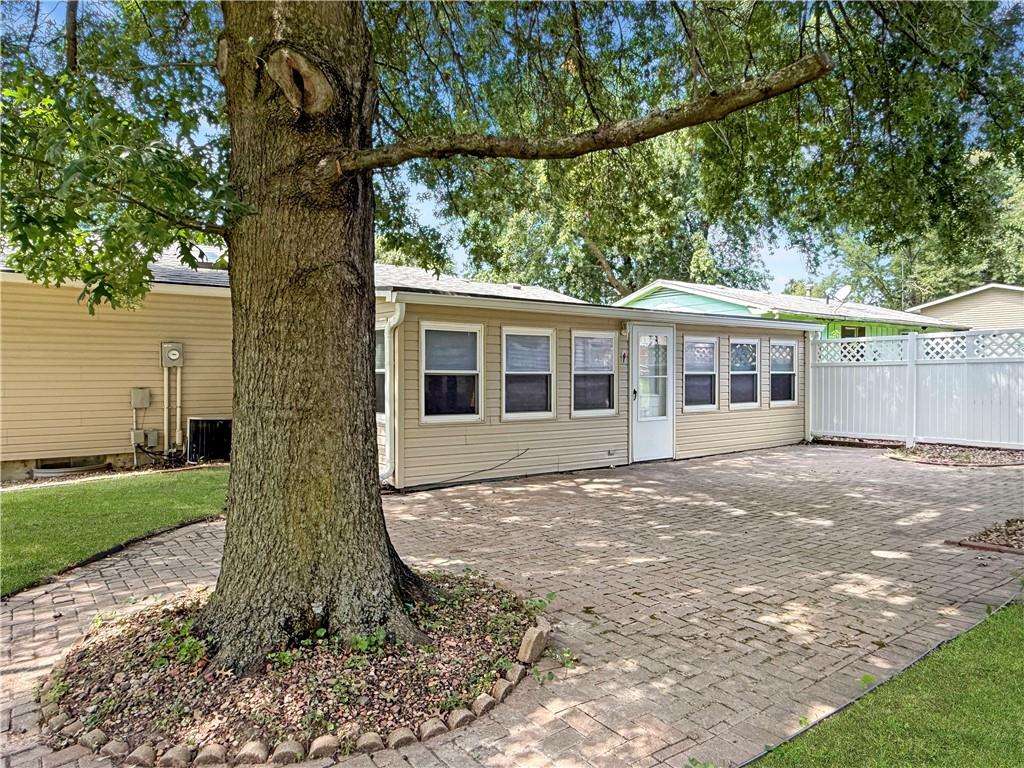 Photo 5 of 2101 Willow Street