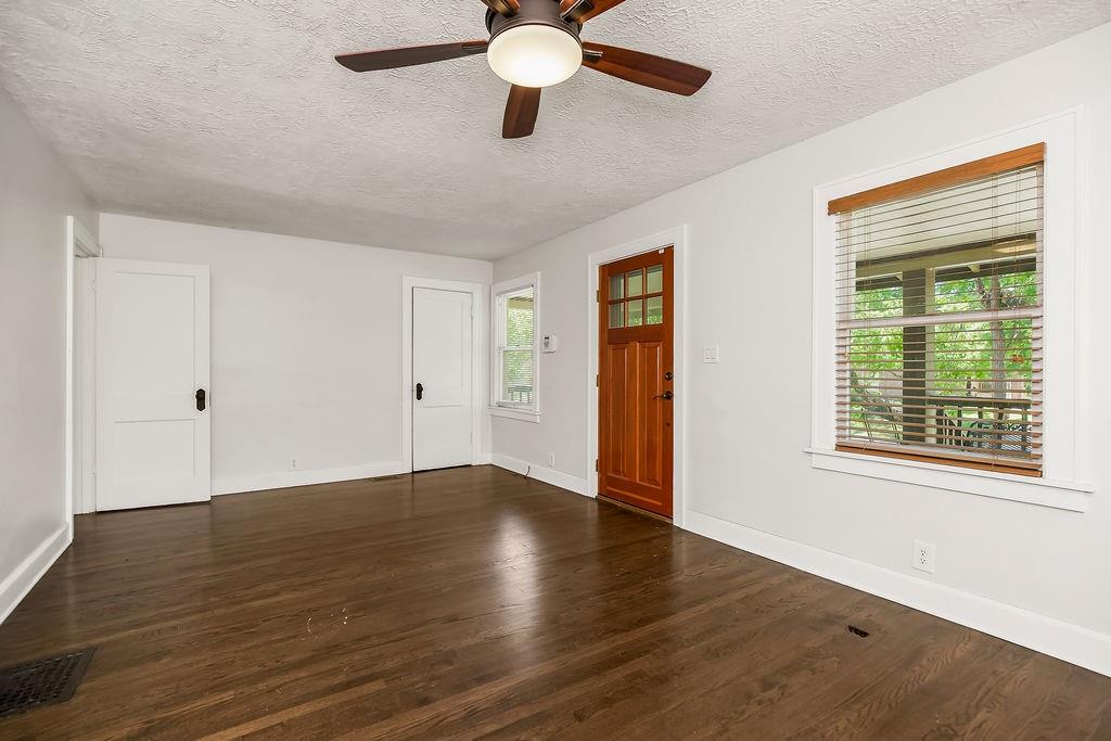 Photo 5 of 5026 VIRGINIA Avenue