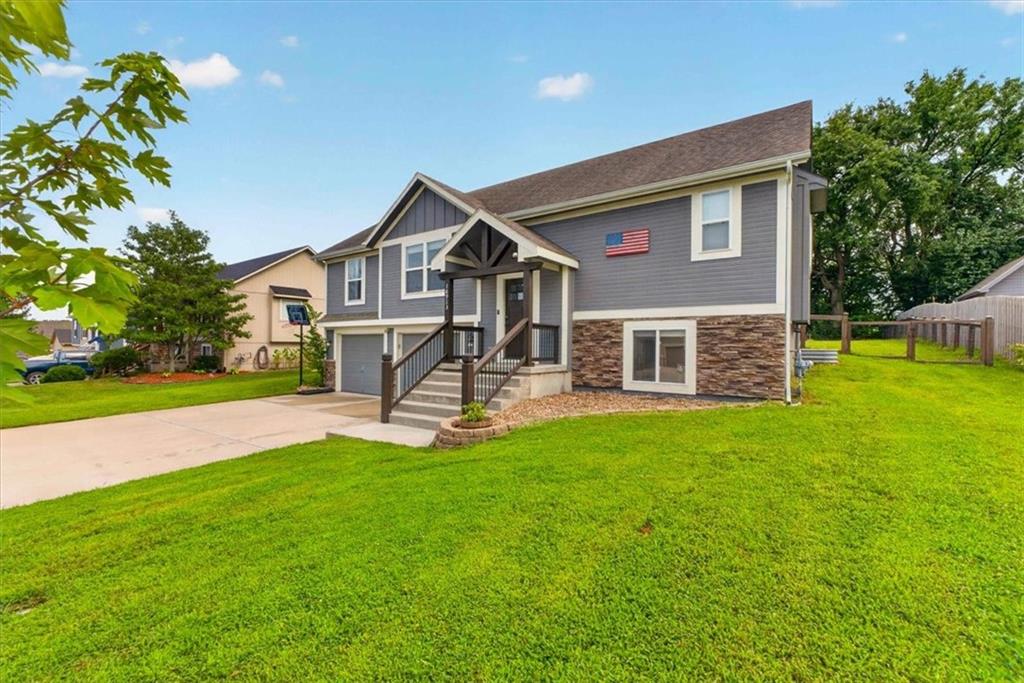 Photo 2 of 16913 Juniper Drive