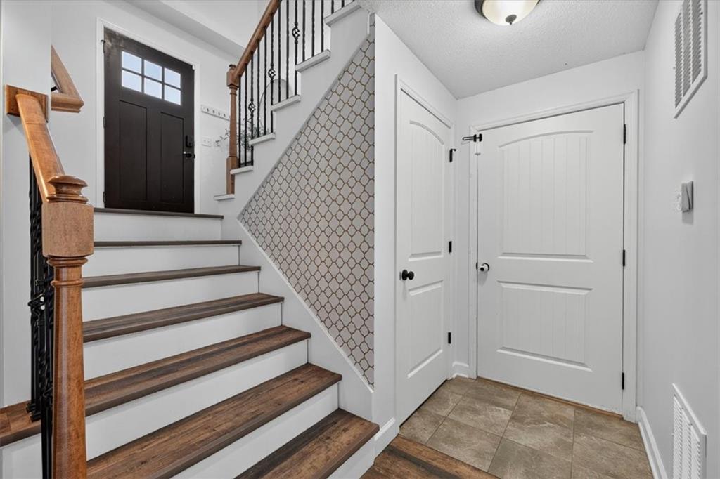 Photo 5 of 16913 Juniper Drive