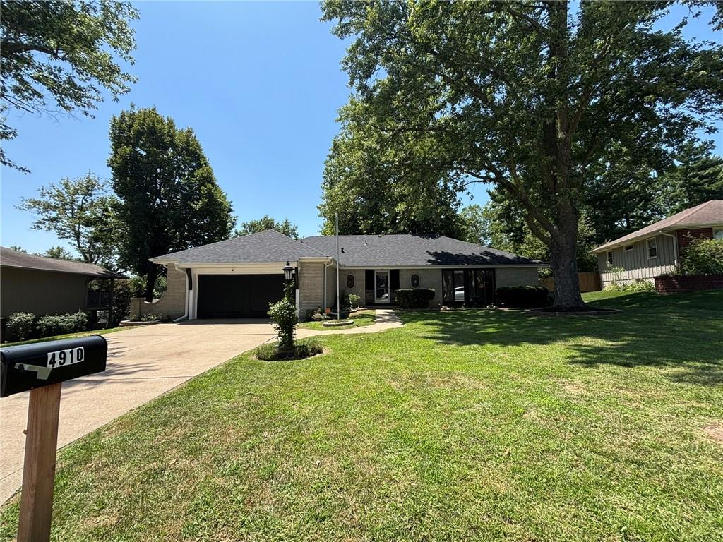 Photo of 4910 Briarwood Lane