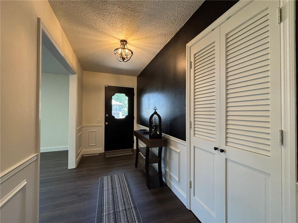 Photo 6 of 4910 Briarwood Lane