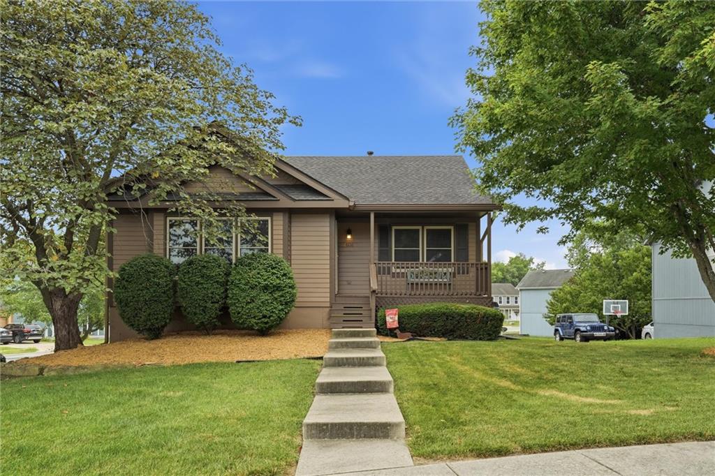 Photo 2 of 6114 N Evans Avenue
