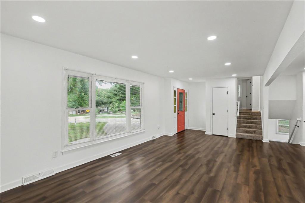 Photo 4 of 2508 NW 86th Street